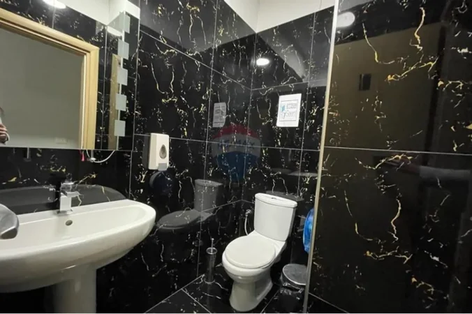 Tirane, jepet me qera zyre , 105 m² 1.001 € 