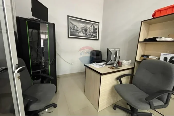 Tirane, jepet me qera zyre , 105 m² 1.001 € 