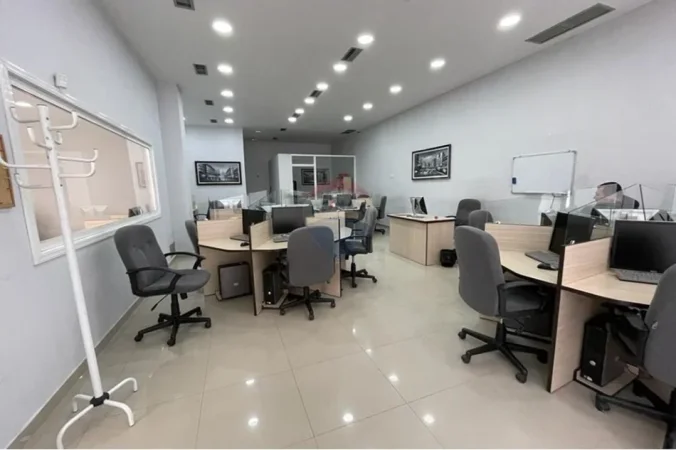 Tirane, jepet me qera zyre , 105 m² 1.001 € 