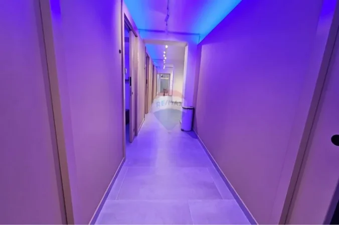 Tirane, jepet me qera dyqan , 130 m² 1.700 € 