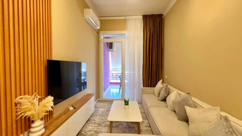 Me Qera: Premium Apt 1+1 +1 Garazh🅿️📍Kopshti Botanik(Prane Xhamise) - Kati.4 - S.70m² - 70,000 Leke/Muaj ||  E Pabanuar me pare 100% e Re✨️