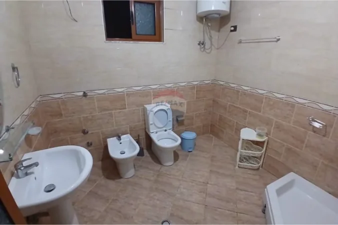 Tirane, jepet me qera apartament , 121 m² 500 € (Kodra e Priftit)