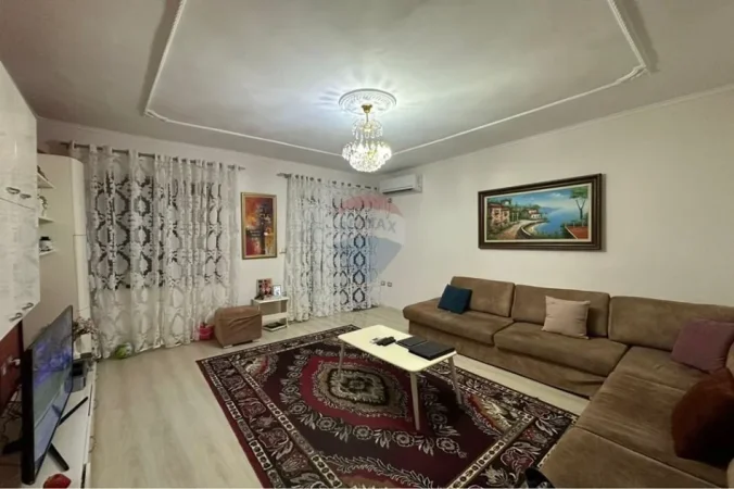 Tirane, jepet me qera apartament , 90 m² 820 € 
