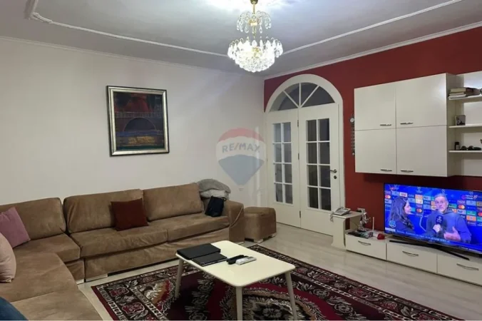 Tirane, jepet me qera apartament , 90 m² 820 € 