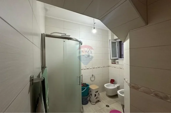 Tirane, jepet me qera apartament , 90 m² 820 € 
