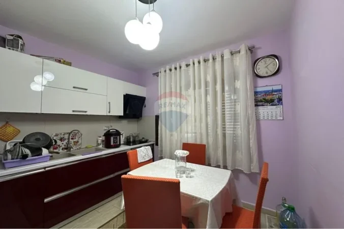 Tirane, jepet me qera apartament , 90 m² 820 € 