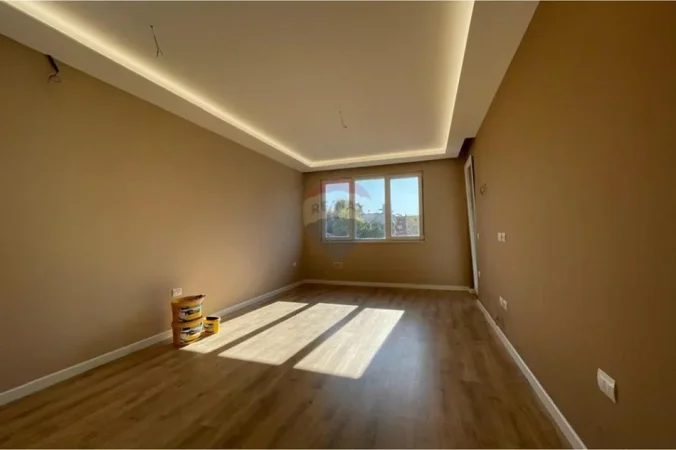 Tirane, jepet me qera zyre , 62 m² 526 € (Prane shkolles "Osman Myderizi" - Ambasada Amerikane, Tiranë)