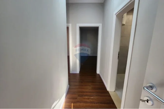 Tirane, jepet me qera ambjent biznesi , 164 m² 1.059 € (Ish Tregu Elektrik)