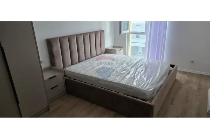 Tirane, jepet me qera apartament , 100 m² 500 € (Univers City)