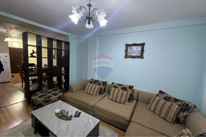 Tirane, jepet me qera apartament , 64 m² 730 € 