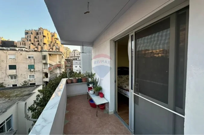 Tirane, jepet me qera apartament , 64 m² 730 € 