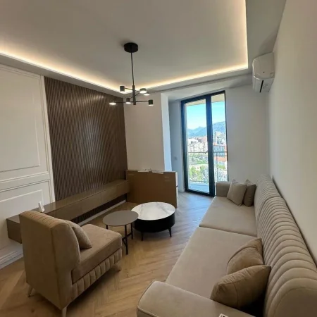 Tirane, jepet me qera apartament 1+1 Kati 11, 75 m² 850 € (GOLDEN TOWER REZIDENCE)