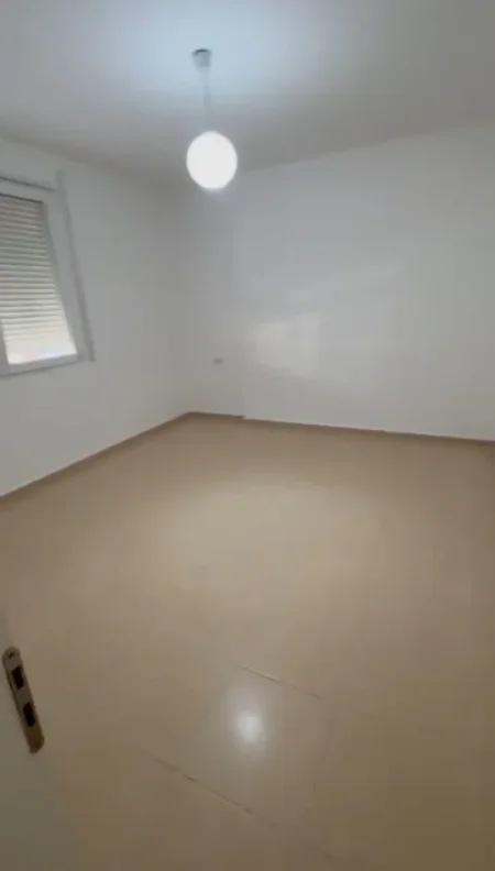 Tirane, jepet me qera apartament 2+1 Kati 3, 85 m² 500 € (Fusha Aviacionit)