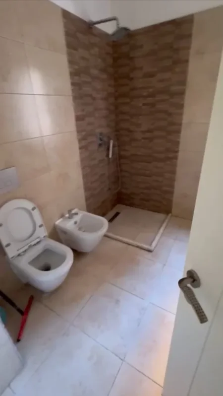 Tirane, jepet me qera apartament 2+1 Kati 3, 85 m² 500 € (Fusha Aviacionit)