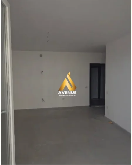APARTAMENT 2+1 + VERANDË NË SHITJE UNIVERS CITY, QTU, TIRANE