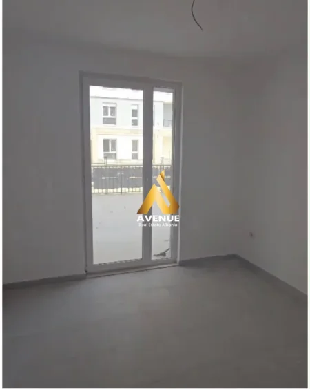 APARTAMENT 2+1 + VERANDË NË SHITJE UNIVERS CITY, QTU, TIRANE