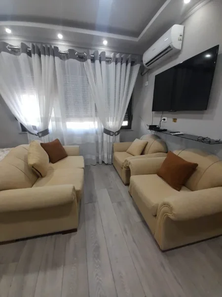Tirane, jepet me qera Garsonier, Mobiluar, Kati 6, 45 m²,Çmimi 35.000 Lekë të Reja, (Pranë Casa Italia, Terminali, Tiranë)