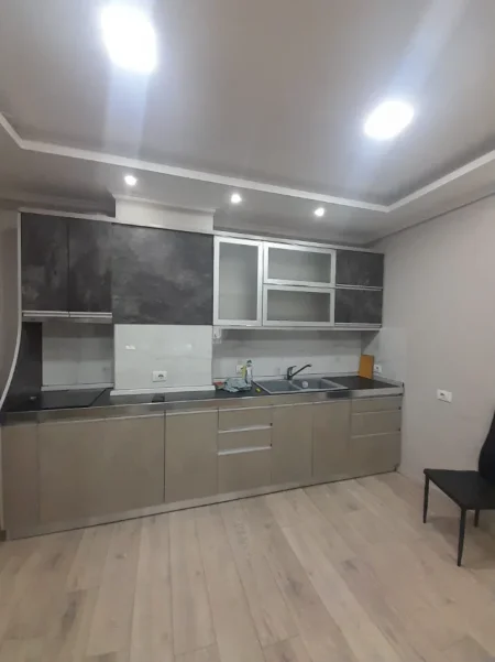 Tirane, jepet me qera Garsonier, Mobiluar, Kati 6, 45 m²,Çmimi 35.000 Lekë të Reja, (Pranë Casa Italia, Terminali, Tiranë)