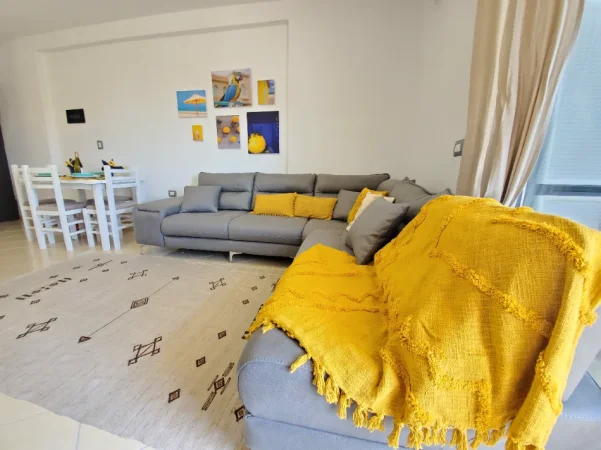 Shkembi Kavajes, apartament ne plazh