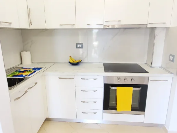 Shkembi Kavajes, apartament ne plazh