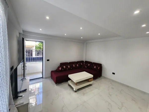 Durres, jepet me qera apartament 1+1+Aneks+Ballkon Kati 1, 60 m² 350 € 