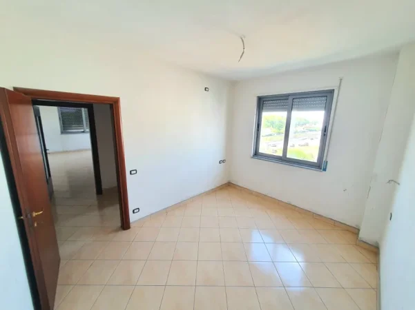 Durres, shitet apartament 1+1+Aneks+Ballkon Kati 3, 92 m² 95.000 € 