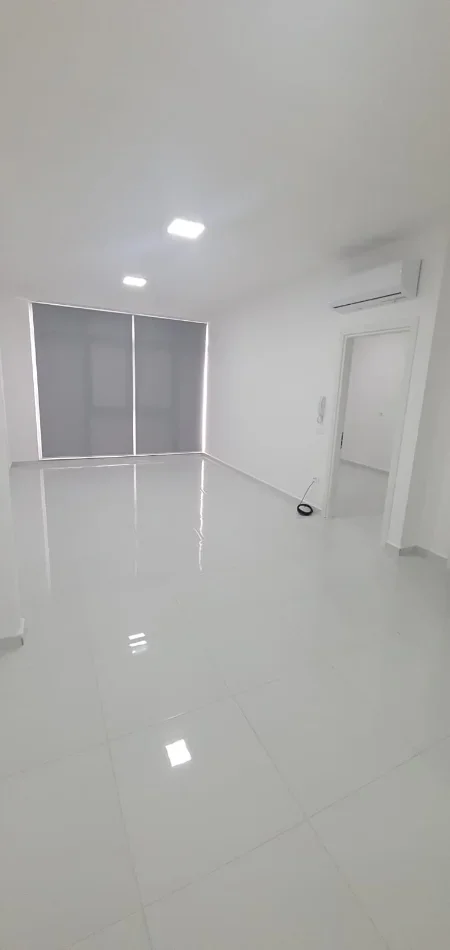Tirane, jepet me qera zyre Kati 2, 120 m² 1.200 € (Komuna e Parisit/ Kika 2)
