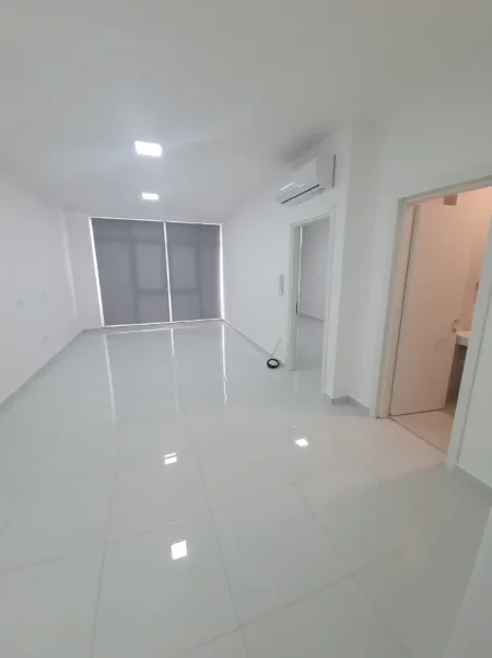 Tirane, jepet me qera zyre Kati 2, 120 m² 1.200 € (Komuna e Parisit/ Kika 2)