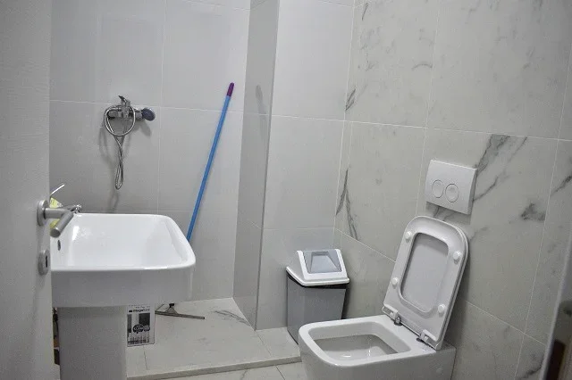 Tirane, jepet me qera zyre Kati 2, 120 m² 1.200 € (Komuna e Parisit/ Kika 2)