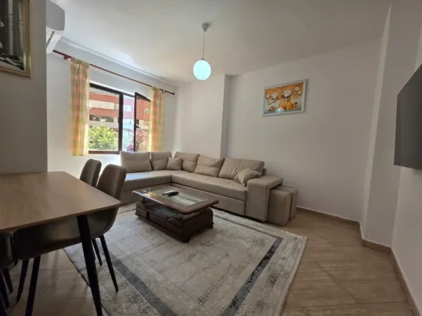 Tirane, jepet me qera apartament 1+1+Aneks+Ballkon Kati 1, 73 m² 450 € (Kashar)