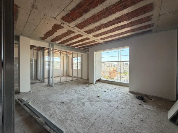 Tirane, shitet apartament 2+1+Ballkon Kati 6, 101 m² 253.000 € (Inxhinieria Ndertimit)