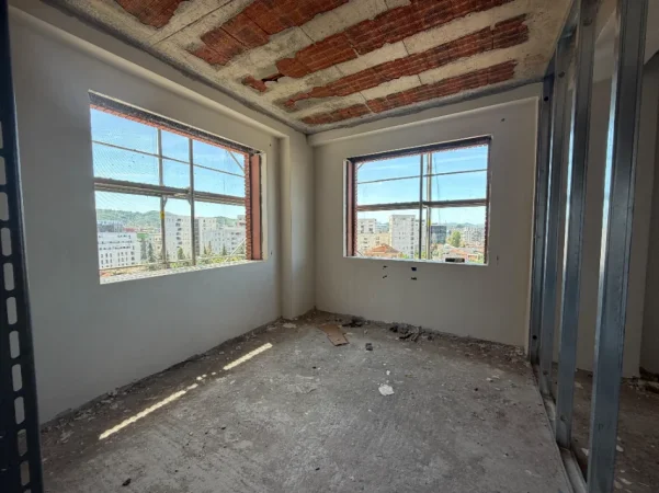 Tirane, shitet apartament 2+1+Ballkon Kati 6, 101 m² 253.000 € (Inxhinieria Ndertimit)