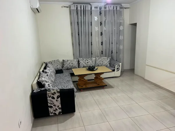 Tirane, jepet me qera apartament 1+1+Ballkon Kati 2, 65 m² 450 € (Pranë Market Well, Astir, Tiranë)