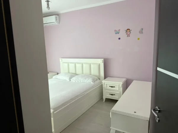 Tirane, jepet me qera apartament 2+1 Kati 5, 95 m² 700 € (Komuna e Parisit)