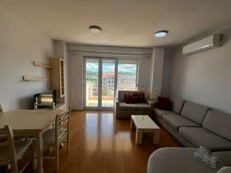 Tirane, jepet me qera apartament 2+1+Ballkon Kati 3, 83 m² 600 € (Qytet Studenti)