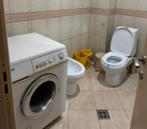 Tirane, jepet me qera apartament 1+1+Ballkon Kati 3, 60 m² 500 € (Komuna e Parisit, Kika 1)