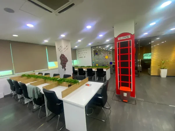 Tirane, jepet me qera ambjent biznesi Kati 2, 202 m² 2.500 € (rruga e kavajes , 21 dhjetori)