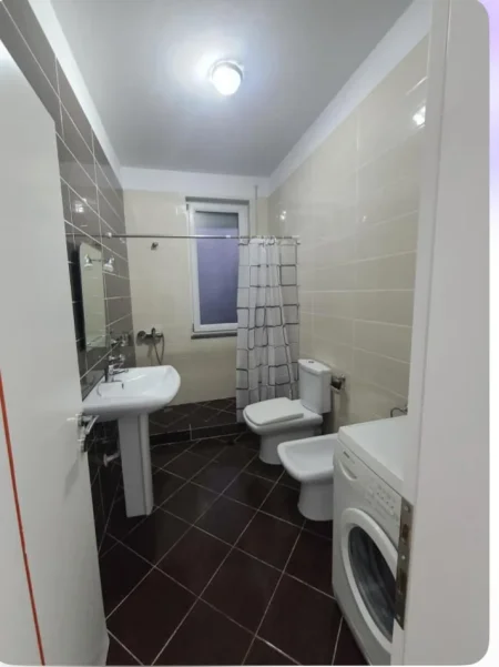 Tirane, jepet me qera apartament 1+1 Kati 3, 65 m² 500 € (Kopeshti Botanik)