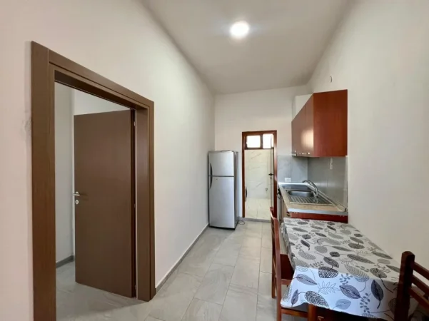 Tirane, jepet me qera garsonier 1+1 Kati 1, 40 m² 250 € (Rruga Mihal Grameno)