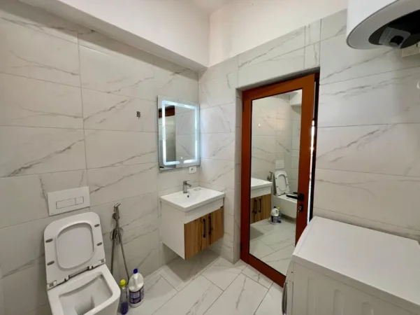 Tirane, jepet me qera garsonier 1+1 Kati 1, 40 m² 250 € (Rruga Mihal Grameno)