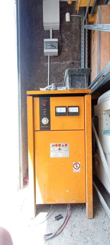 Tirane, shes Forklift Pirun elektrik OM 1.800 €
