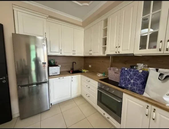 🏡 Jepet Apartament me Qera tek Komuna e Parisit, 750 mije leke