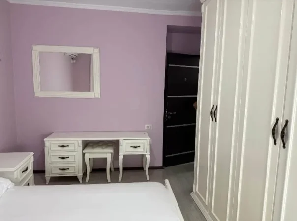 🏡 Jepet Apartament me Qera tek Komuna e Parisit, 750 mije leke