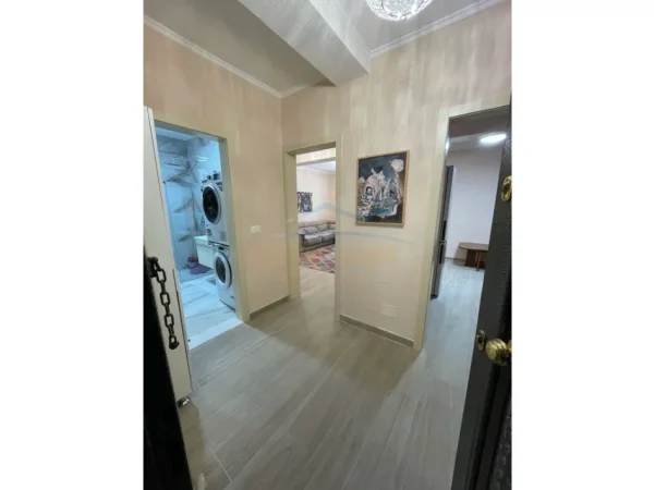 Tirane, shitet apartament 1+1 Kati 7, 87 m² 252.000 € (Bulevardi Zogu i 1)
