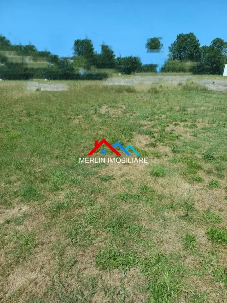 Durres, jepet me qera magazine Kati 0, 4.000 m² 1.200 € (PJEZE,RRUGA E VJETER TR-DR)