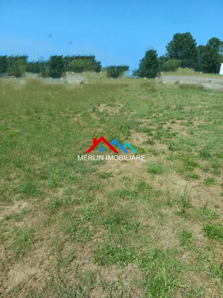 Durres, jepet me qera magazine Kati 0, 4.000 m² 1.200 € (PJEZE,RRUGA E VJETER TR-DR)