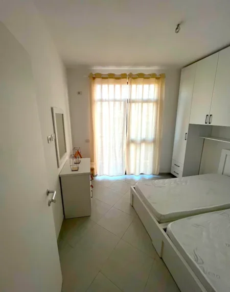 Tirane, jepet me qera apartament 1+1 Kati 7, 420 € (rruga e dibres, prane spitalit amerikan 2)