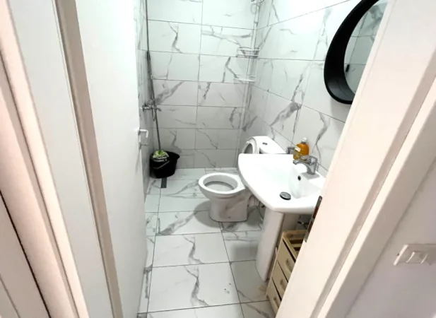 Tirane, jepet me qera apartament 1+1 Kati 7, 420 € (rruga e dibres, prane spitalit amerikan 2)