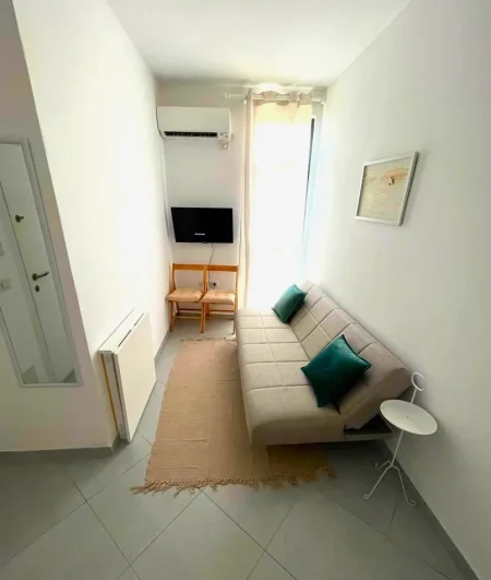 Tirane, jepet me qera apartament 1+1 Kati 7, 420 € (rruga e dibres, prane spitalit amerikan 2)