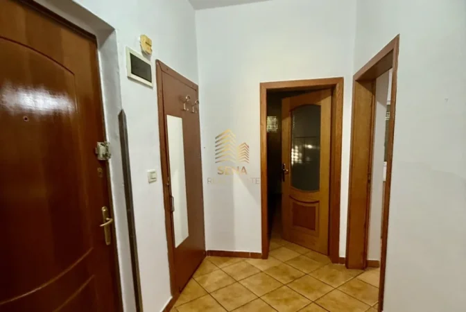 Tirane, jepet me qera apartament 2+1 Kati 5, 80 m² 500 € (Brryli)